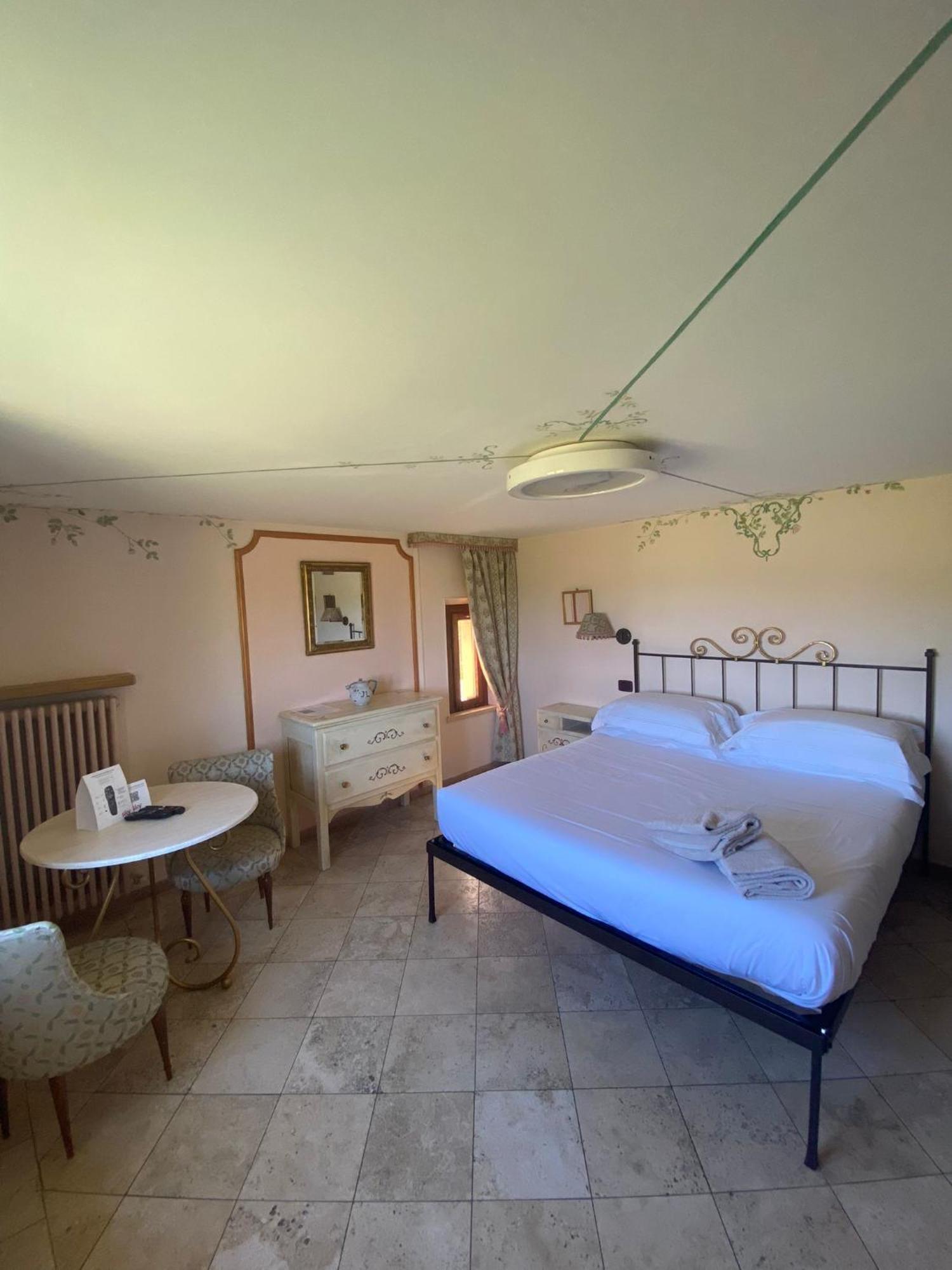 Unica Assisi Agri-Charming House Bed and Breakfast Eksteriør billede