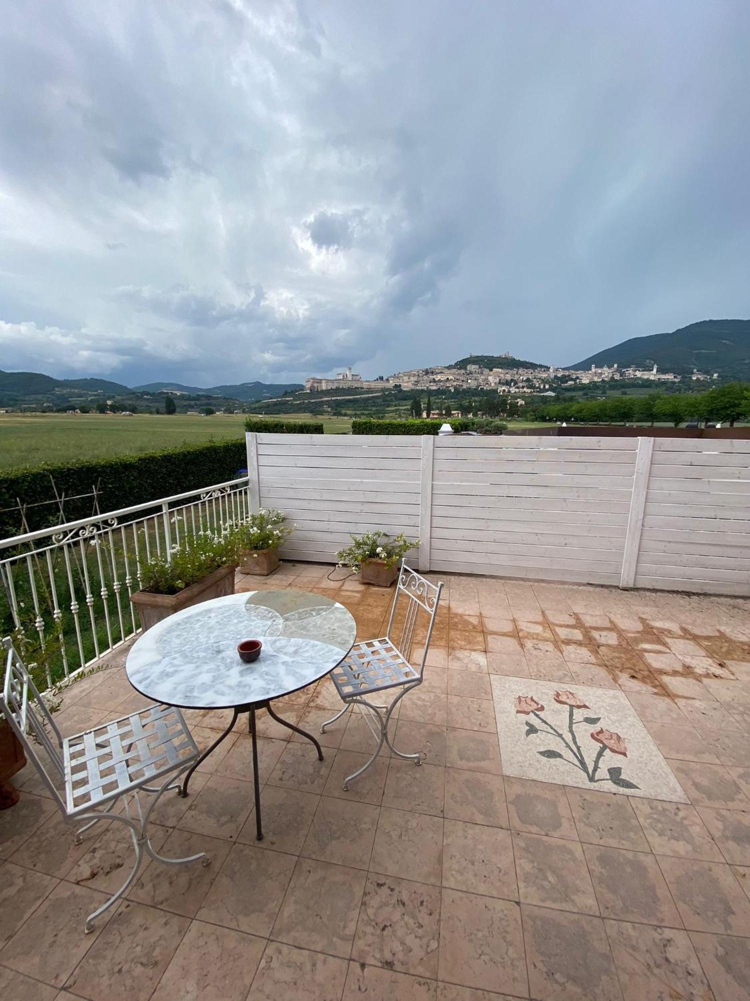 Unica Assisi Agri-Charming House Bed and Breakfast Eksteriør billede